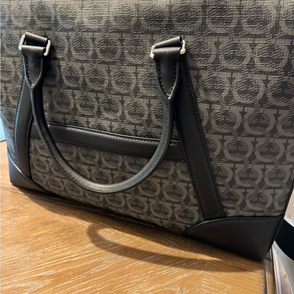 Salvatore Ferragamo Gancini Convertible - Picture 10 of 12